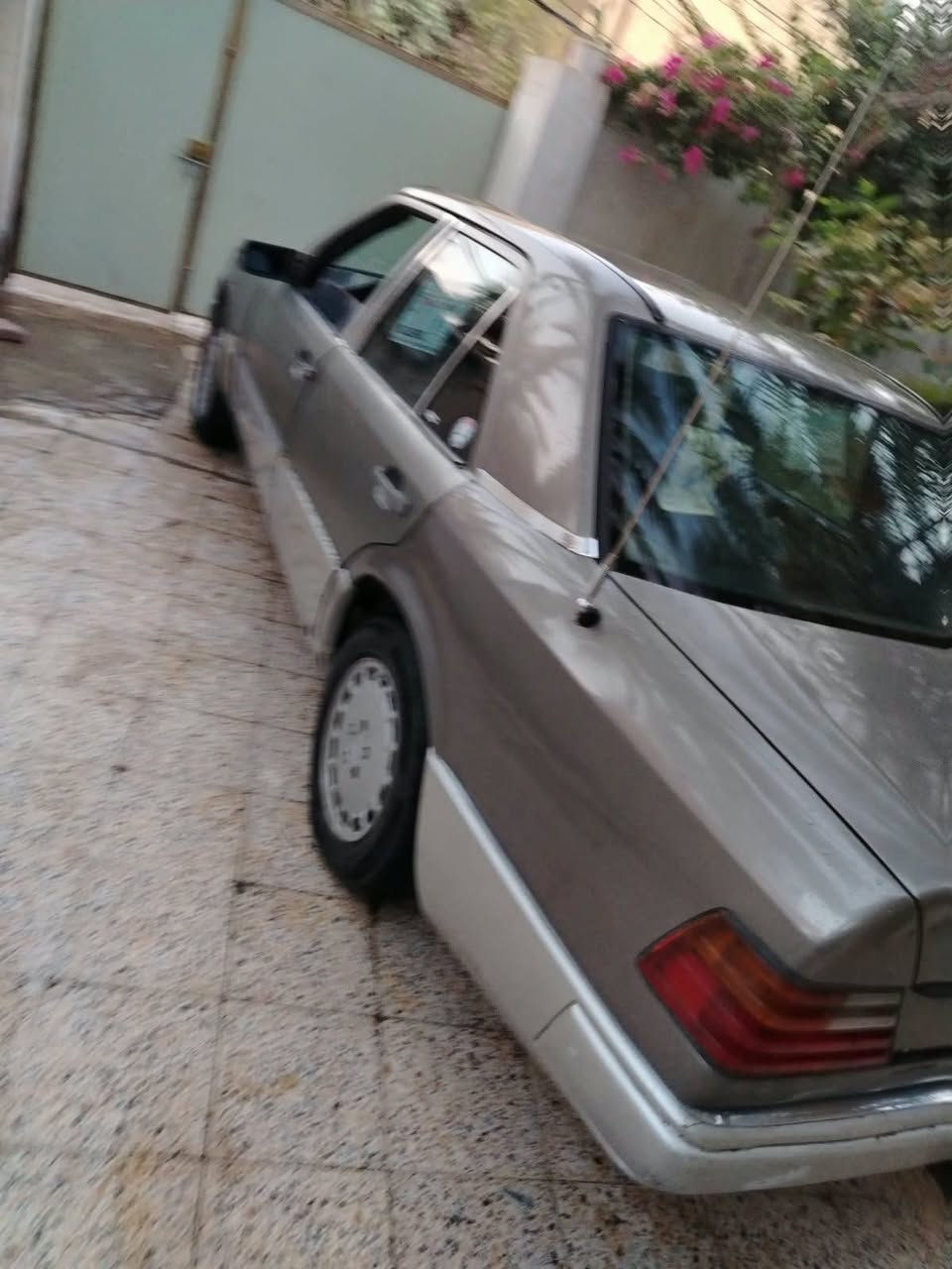 مارسدس دب. موديل ٨٦ محور بطة ياباني محرك بي خيط بخار بصيط جدا  قواعد دبلات بلاديات بدون خياس ولا ضربة صدر جديد السعر ٤٠ وبيهة مجال مكاني ديالى بعقوبة ***********
