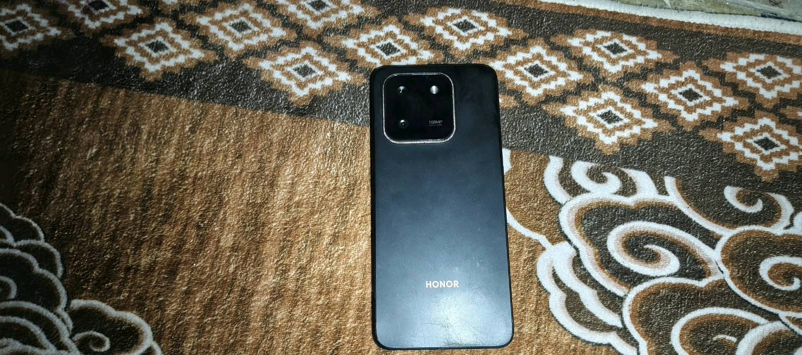 honor x7d  نضيف ستعمال فقط 8 اشهر بس مضروب بشاشه مراوس ب11 عادي