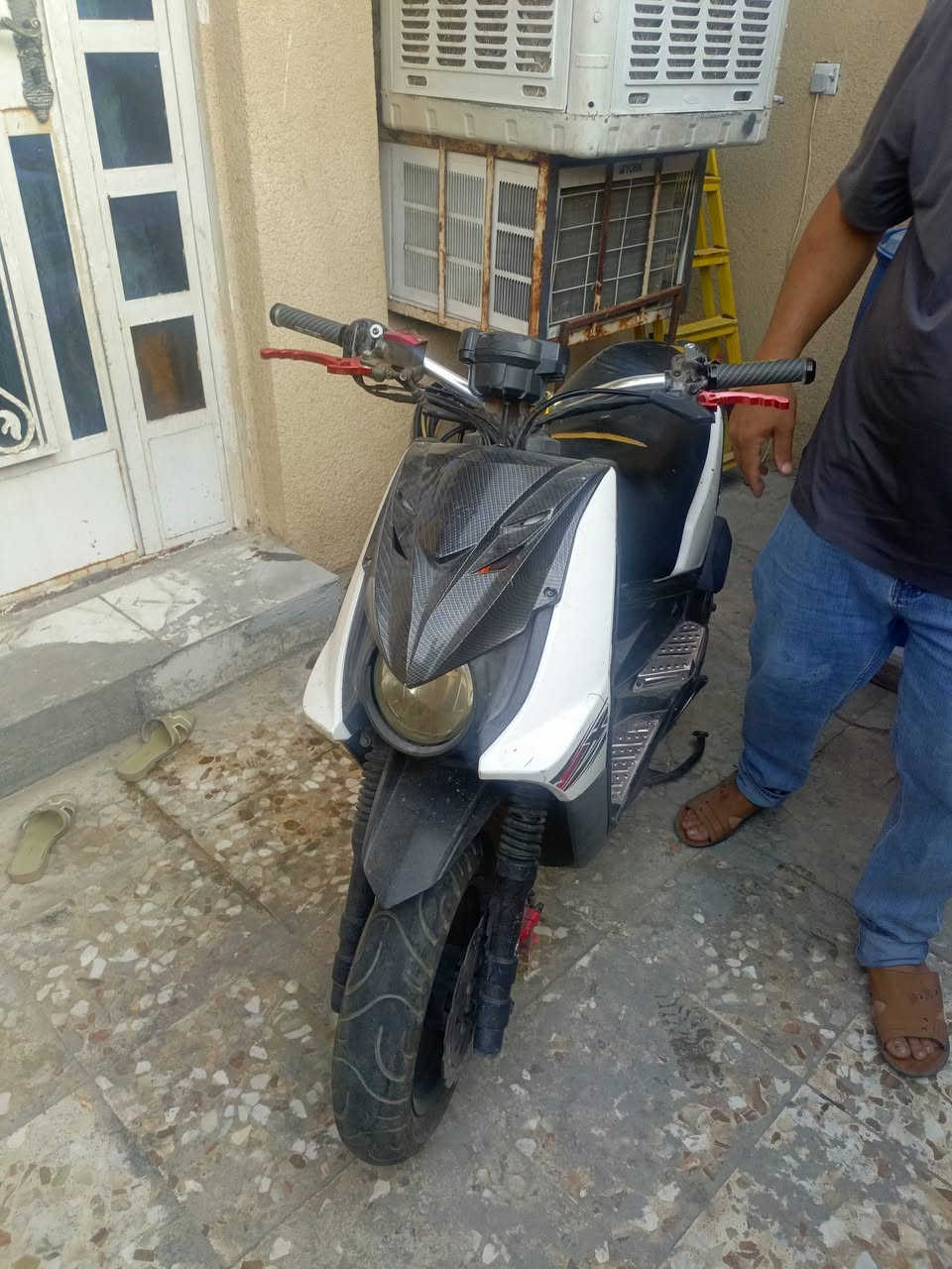 سكنس جبلي كلش نظيفه لبيع اليشتري يتصل على الرقم*********** المكان الزعفرانيه حي الربيع رايدها 800 وفيها مجال
