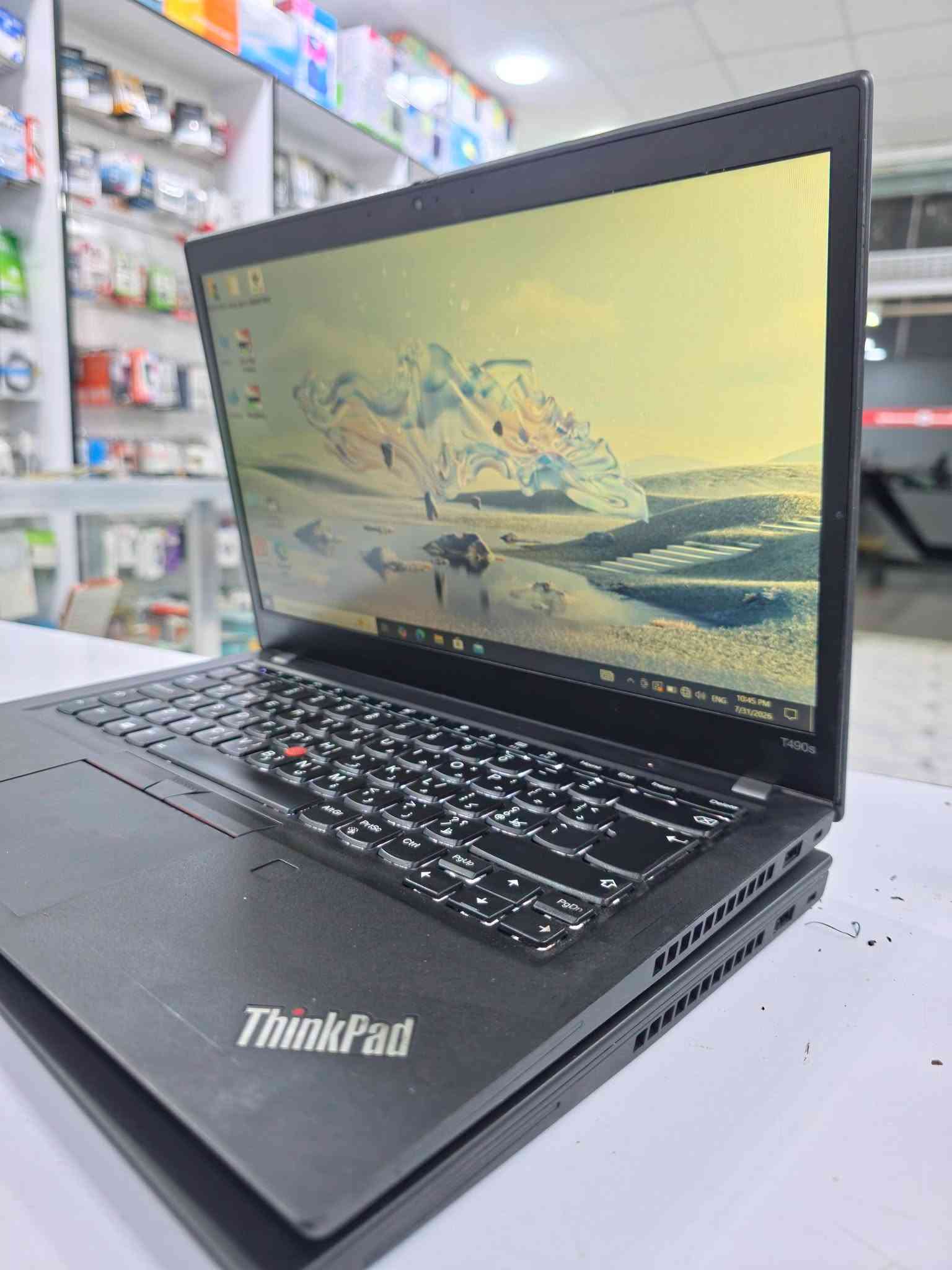 #توفر_لدى_مكتب_سمارت_فيو 😍💻

💻 Lenovo T490s
⚙️ المعالج: Intel Core i7 – الجيل الثامن 
💾 الذاكرة (RAM): 16GB
🖥️ الشاشة: 14.1 إنش
🎮 كرت الشاشة: Intel 8GB
💽 التخزين (SSD): 256GB High Speed
💰 السعر: 305,000 دينار فقط 🔥 
.....
🚛 خدمة توصيل متوفرة لجميع المحافظات  5 الف🇮🇶
...........
📞 للتواصل أو الاستفسار:
📱 واتساب: ***********
📞 اتصال: ***********
⚡ الكمية محدودة جداً سارع بالطلب! 🔥
#مكتب_سمارت_فيو 💻
#عروض_خاصة #لابتوبات #Lenovo #ThinkPad_T14 #جيل_12 #عروض_العراق 🇮🇶

نص مكتوب في الصور:
- Current Date/Time: Friday, July 31, 2026, 10:46:21 PM Computer Name: DESKTOP-21Q5V8J Operating System: Windows 10 Pro 64-bit (10.0, Build 19045) Language: English (Regional Setting: English) System Manufacturer: LENOVO System Model: 20NYS4GA00 BIOS: N2JETA7W (1.85) Processor: Intel(R) Core(TM) i7-8665U CPU @ 1.90GHz (8 CPUs), ~2.1GHz Memory: 16384MB RAM Page file: 2929MB used, 16145MB available DirectX Version: DirectX 12
- DirectX Diagnostic Tool
- System Display Sound Input
- Device
- Name: Intel(R) UHD Graphics 620
- Manufacturer: Intel Corporation
- Chip Type: Intel(R) UHD Graphics Family
- DAC Type: Internal
- Device Type: Full Display Device
- Approx. Total Memory: 8193 MB
- Display Memory (VRAM): 128 MB
- Shared Memory: 8065 MB
- DirectX Features
- DirectDraw Acceleration: Enabled
- Direct3D Acceleration: Enabled
- AGP Texture Acceleration: Enabled
- Notes
- No problems found.
- Help
- Next Page