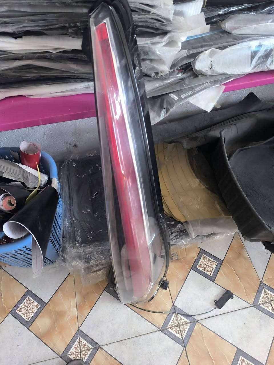 زوج بك لايت تاهو كديلاك نظيفات جدا للبيع قيم واخذ *********** هذه رقمي
