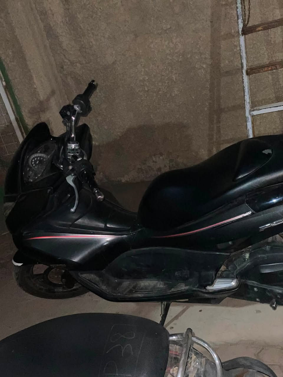 مكلف بالنشر   السلام عليكم اخوان دراجة مال ولد صديقي PCX الجيل الأول مكينة مجفته راديتر جديدة الدراجة كاملة ماناقصهه شي الشراي بي خير ويدلل ‭***********‬.امجد الدراجة السعر مالتهه مليون وبيهه مجال المكان بغداد  الدورة
