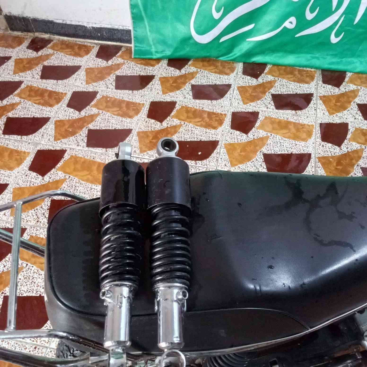 سلام عليكم شاصي  اورق 18 نامه اصلي 
ول تعميره 24 مكينه ما مفتوح سعر 625 وبيه مجال 
مستعجل عل بيعه مكان سوق الشيوخ ***********
