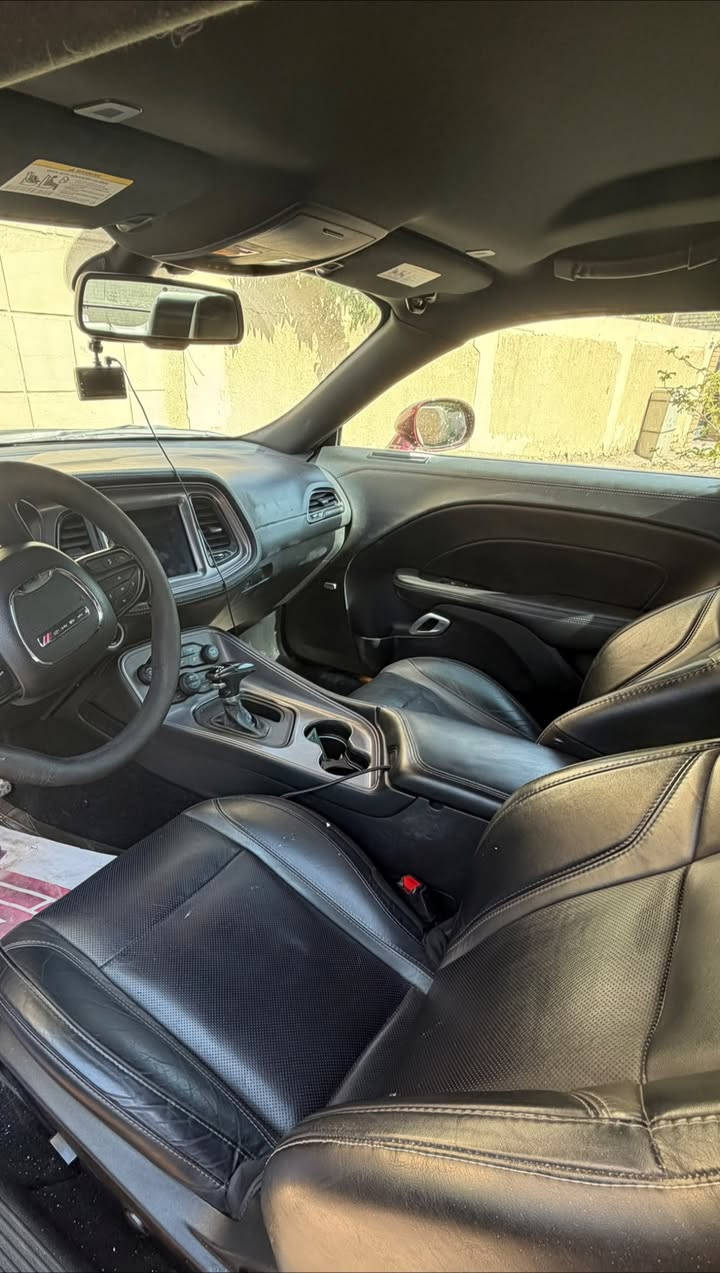 Dodge Challenger SXT 2023 
 مشي السيارة 30 الف مايل
حادث صفحه فقط من دون دواخل
فول أوبشن

• كشنات جلد
• كراسي كهرباء
• تبريد كراسي
• تدفئة كراسي
• تحكم كهربائي بالكرسي
• ستيرن مالتي فنكشن
• شاشة كبيرة
• Apple CarPlay + Android Auto
• كاميرا خلفية
• حساسات خلفية
• حساسات أمامية
• تشغيل بصمة Push Start
• دخول بدون مفتاح Keyless Entry
• تكييف أوتوماتيك Dual Zone
• مثبت سرعة
• مرايات كهربائية
• مراية وسط تعتيم أوتوماتيك
• شبابيك كهربائية
• تحكم بالإضاءة
• إضاءة داخلية
• جناح خلفي
• جنوط رياضية
• إضاءة LED
فقط بدون فتحة سقف
للتوصل واتسب ***********
