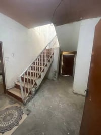حي الجامعة • بيت طابقين • ٤ غرف