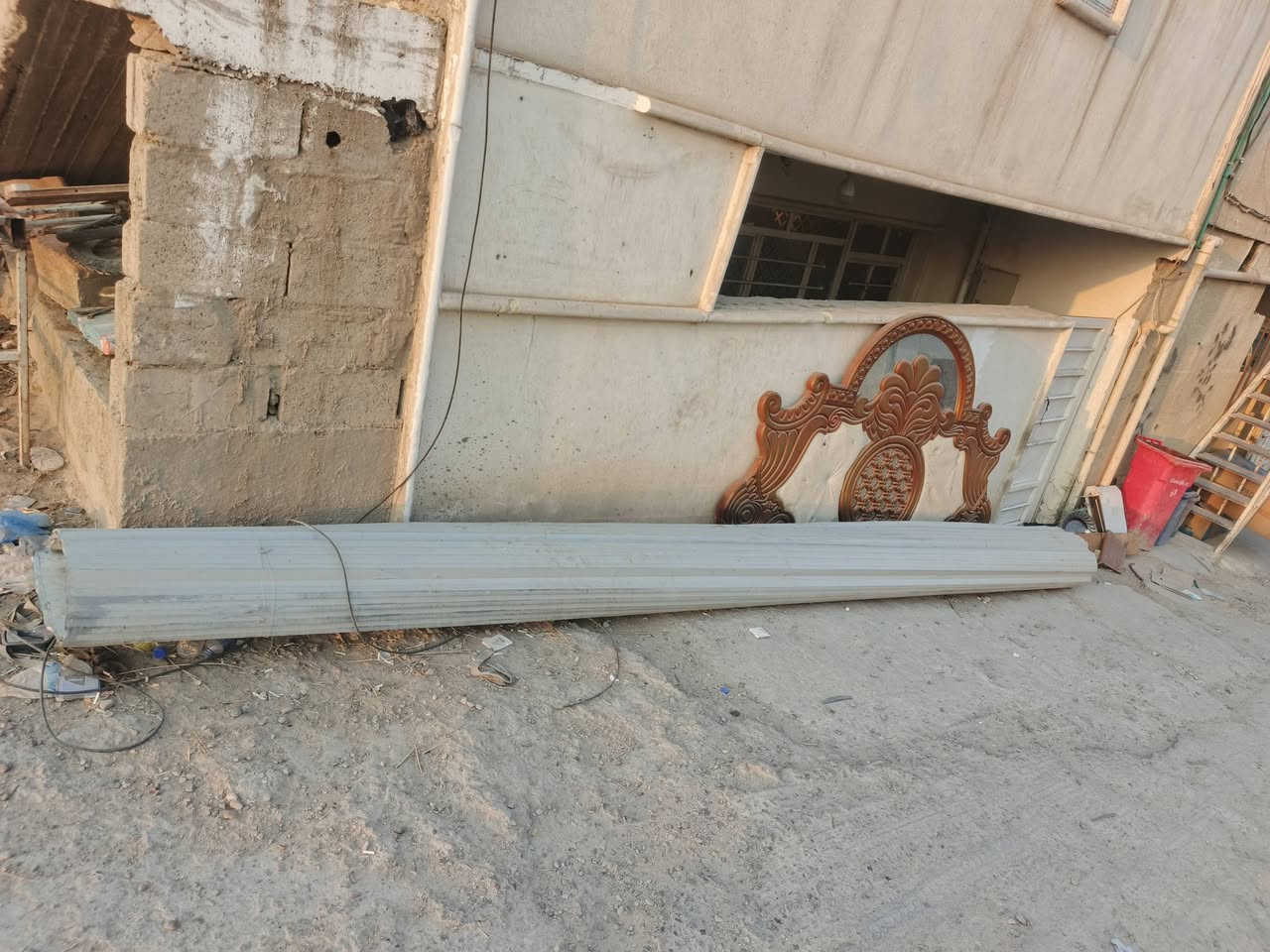 السلام عليكم للبيع شنكوات عدد ثلاثه الطول 6 مترات العنوان الزعفرانيه يم اسواق تفاحه سعر الوحده 25 الرقم ***********
