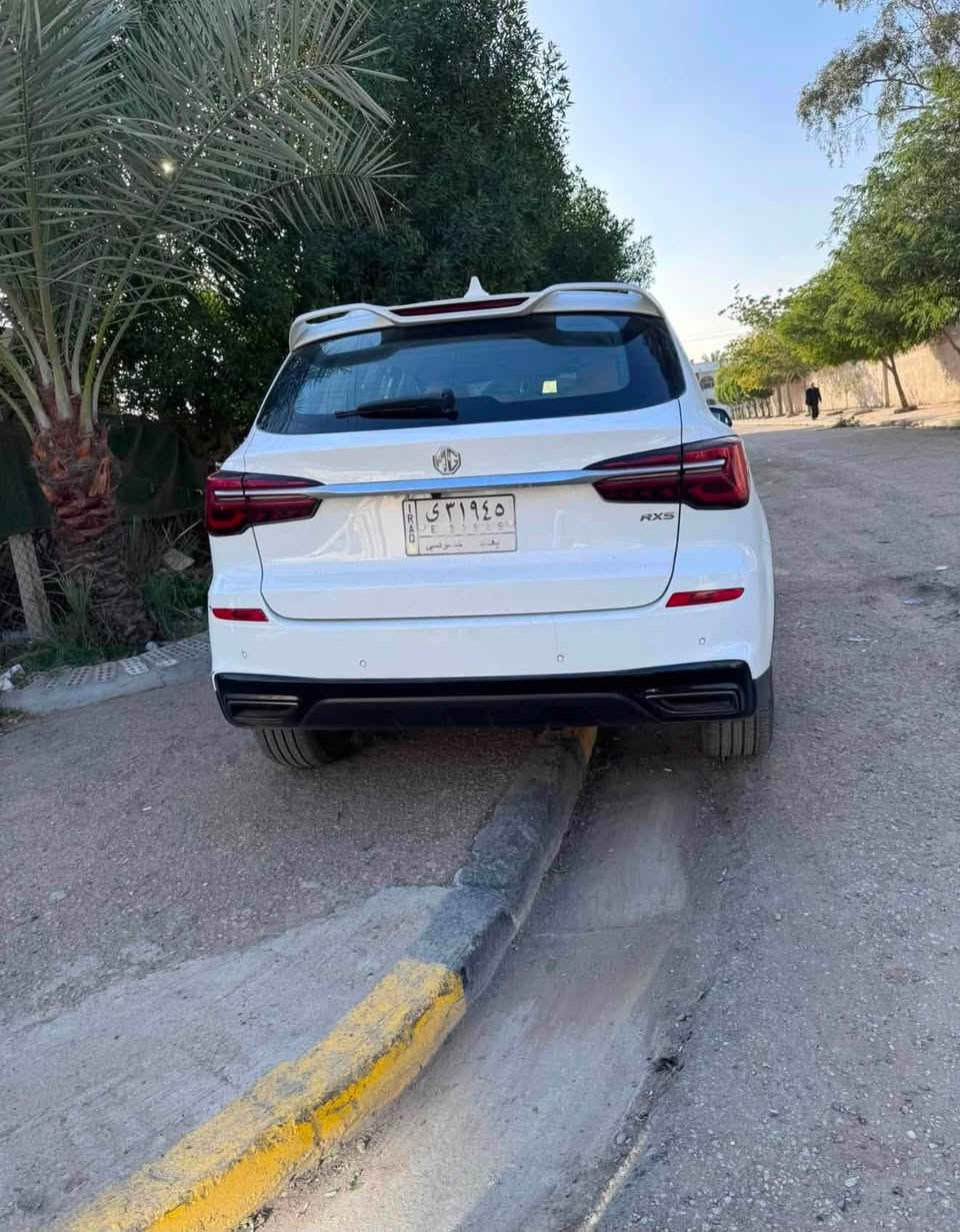 السلام عليكم MG RX5 plus 2023السيارة فول مواصفات معروفة مواصفات الـ plus لون ابيض مشروع وطني ب اسمي السيارة تحويل ثاني يوم السيارة مكفولة كفالة عامة من الصبغ والرصعات فقط بيها باردين شي كلش بسيط بالباب والجاملغ الامامي شخوط يعني ومسويها يم المندلاوي شغل درجة اولى وممبين اصلاً والباقي كلشي كفالة محرك وكير شرط الفحص كلة يم السونار
ماشية 46 الف سعرها 160 وبيها مجال بسيط 
 بغداد - العامرية ***********
