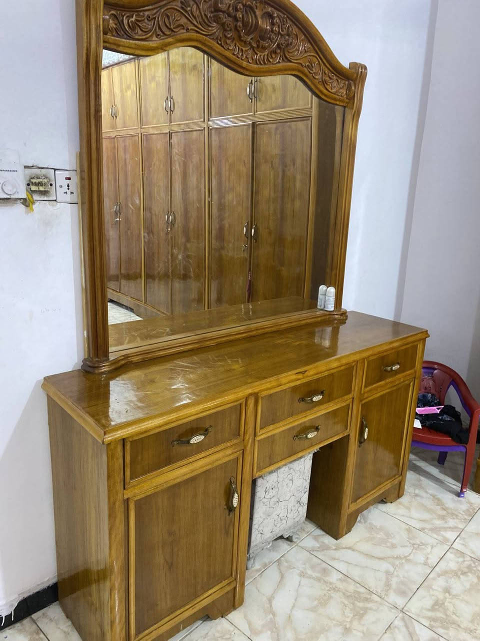 غرفه للبيع نظيفه ما مستخدمه غير شهر واحد / صاج طبيعي واصلي
العنوان بغداد الكاظمية 
السعر مليونين وبيها مجال 
هذا رقم الهاتف واتساب ***********
