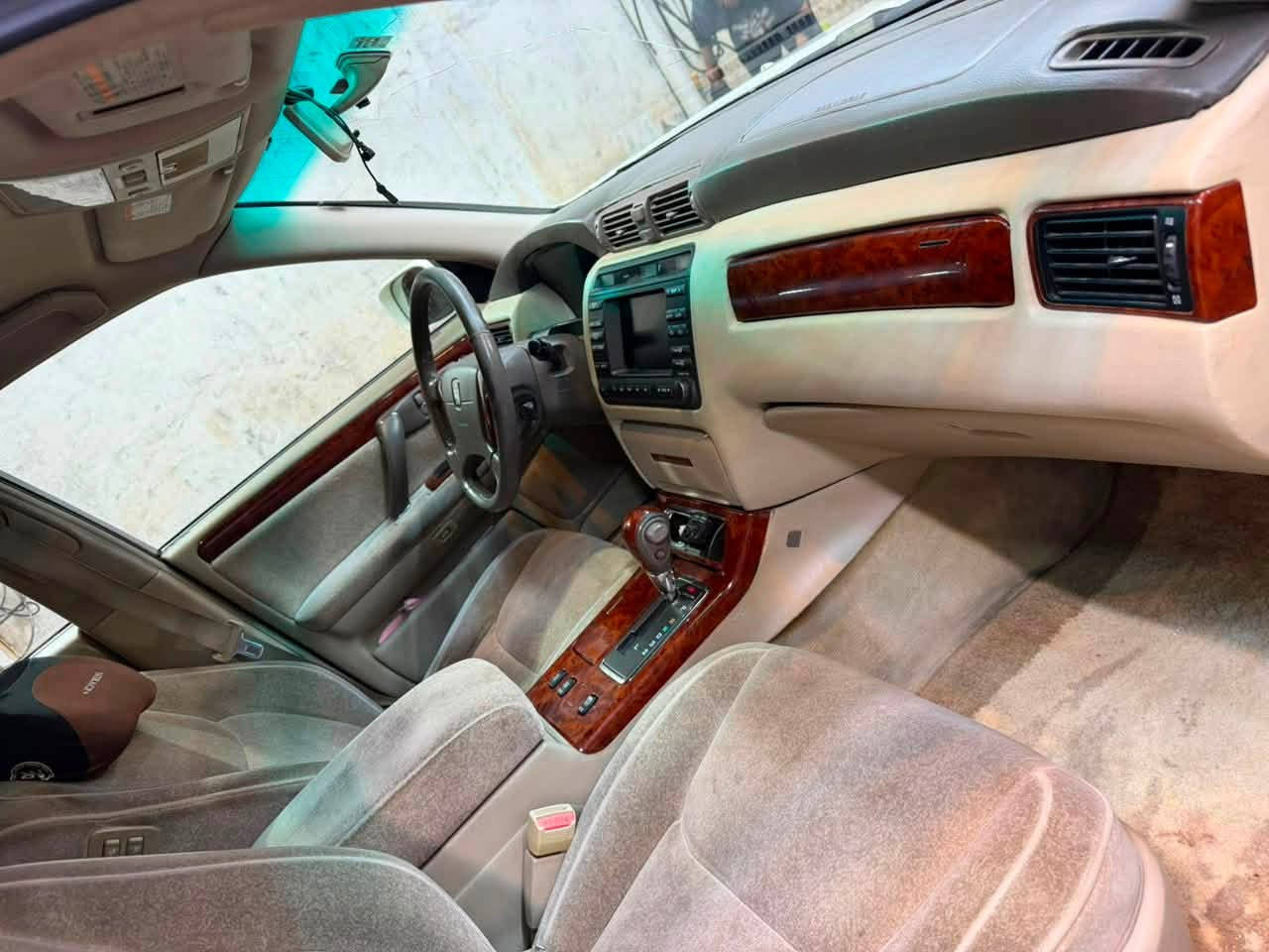 ملكه 2000 نقل بطه جديده جاهزه من كلشي مكينه وكير وحداده مشط جديد كله جاهزه سنوية لل 31 تحويل ثاني يوم مكاني البصره السعر 97 وبيه مجال ***********
