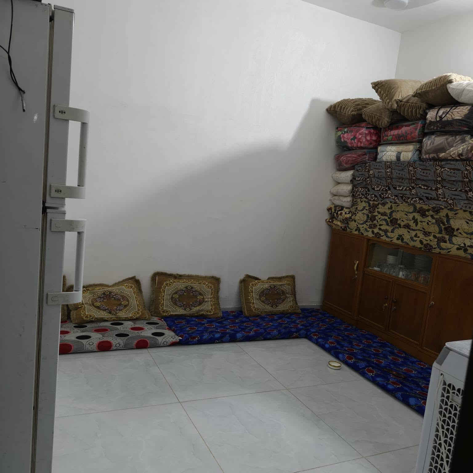 بيت ١٠٠ متر للرهن
 حي النداء شارع جامعه الكفيل قريب على الشارع 
 طابق واحد غرفة وصاله واستقبال ومطبخ وتخاريج
البيت جديد
رهنه ٢٥ مليون قفل
 سنتين وقابل للتجديد

***********
