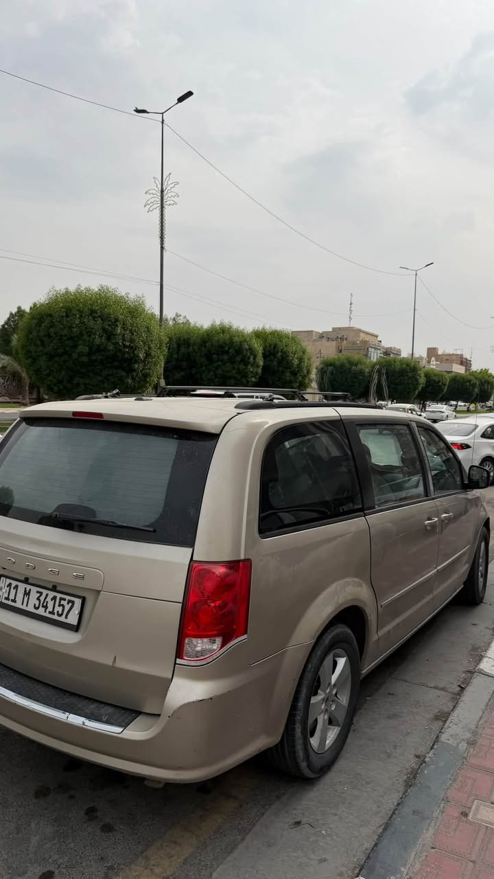 السلام عليكم
دودج كرفان 2013 sxt بيها حادث بامريكا وبيها كم قطعة صبغ وجراد 

ف السياره أبيعها حزام ماشية171الف ميل

رقم بغداد تحويل ثاني يوم 

كير ومكينة وتبريد خير من الله حلوة السيارة مكان السيارة النجف سعرها١٠٥ وقابل للتفاوض 

الهاتف ***********
