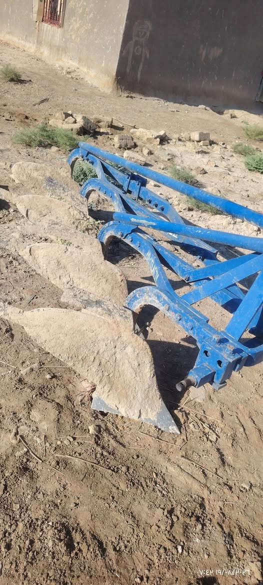 السلام عليكم فدان نضيف كلش جديد للبيع السعر مليون وربع وبي مجال للستفسار اتصل ***********
