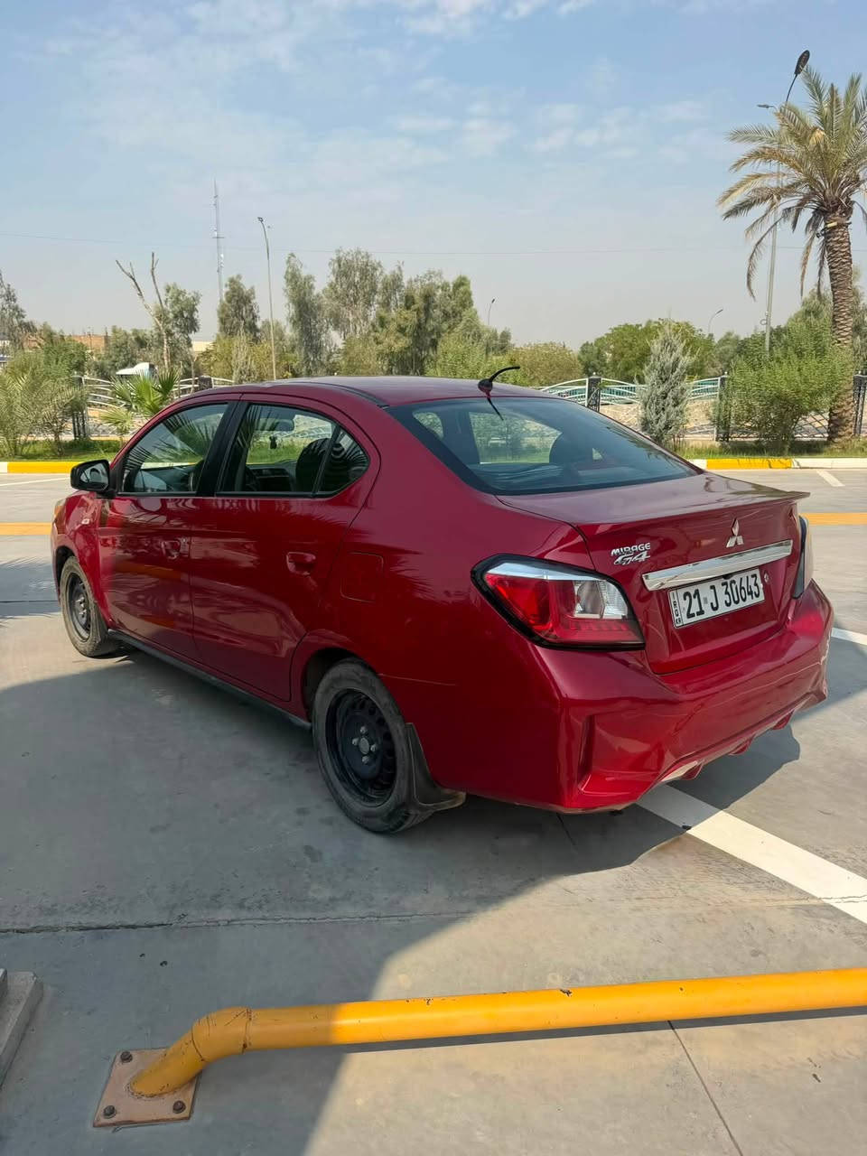 للبيع ميتسوبيشي ميراج G4 2021 نظيفه
وعليها ادامه كامله ومنظومه تبريد جديدة 
ممشاها 39 الف ميل 
ضررها فقط دعاميه اماميه وبنيد مبدل كامل 
رقمها سليمانيه بأسمي تحويل ثاني يوم 
السعر 78 ورقه 
للتواصل اتصال او واتساب على الرقم 
***********
