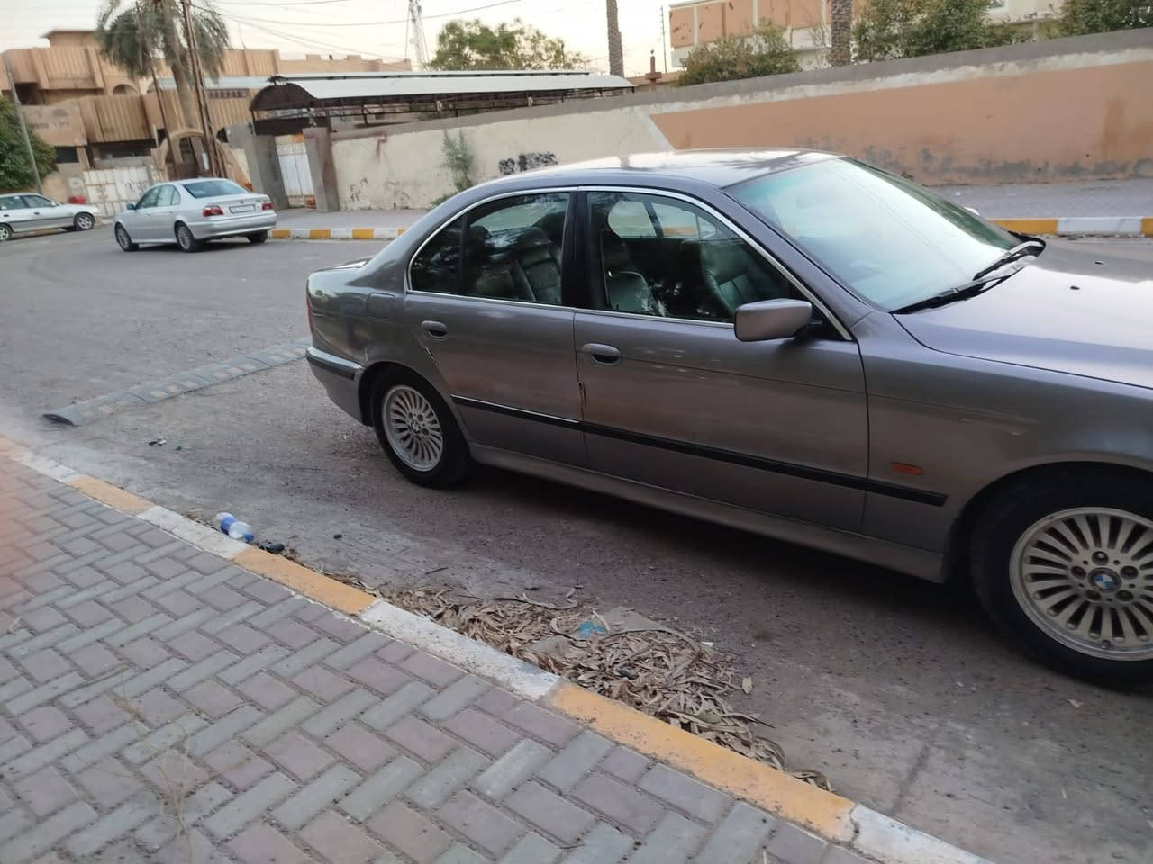 سلام عليكم 
528 للبيع رقم أربيل دولي شرط التحويل. محرك مسكر فانوس 
كير أوتوماتيك مكفولات منضومه تبريد ثلج ❄️ كهربائيات كلها شغاله ويل كب بلادي غرفه جلد + كهرباء جديده 
سنتر لوك شاشه كأمره صبغ عام جماليه مكفوله من الداخل والشواصي تراي وين مايعجبك. مكاني سامراء السعر 78 بيها مجال 

‭***********‬
