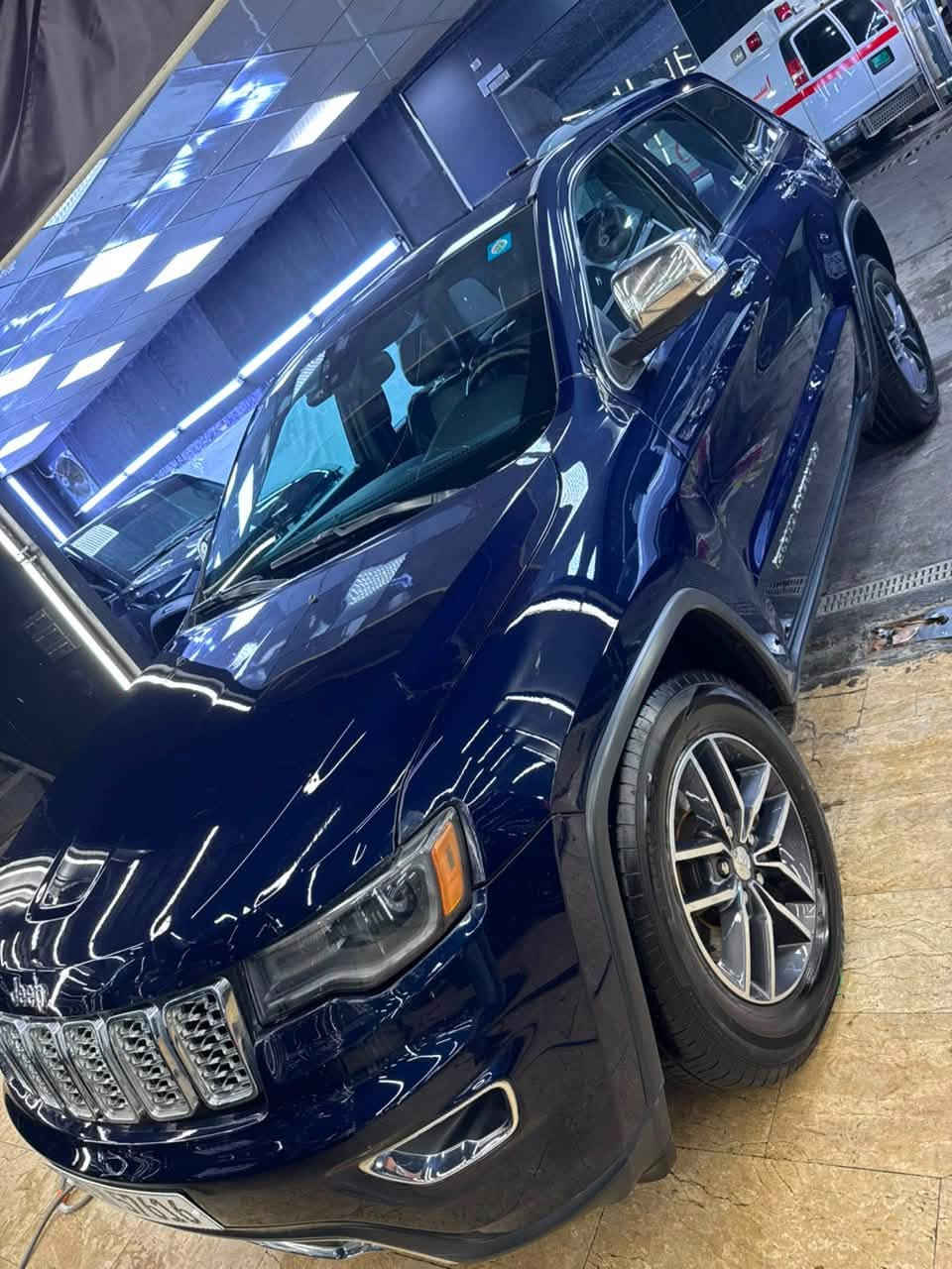 كراند شيروكي لمتد • ٢٠١٨ • HEMI ٥.٧
