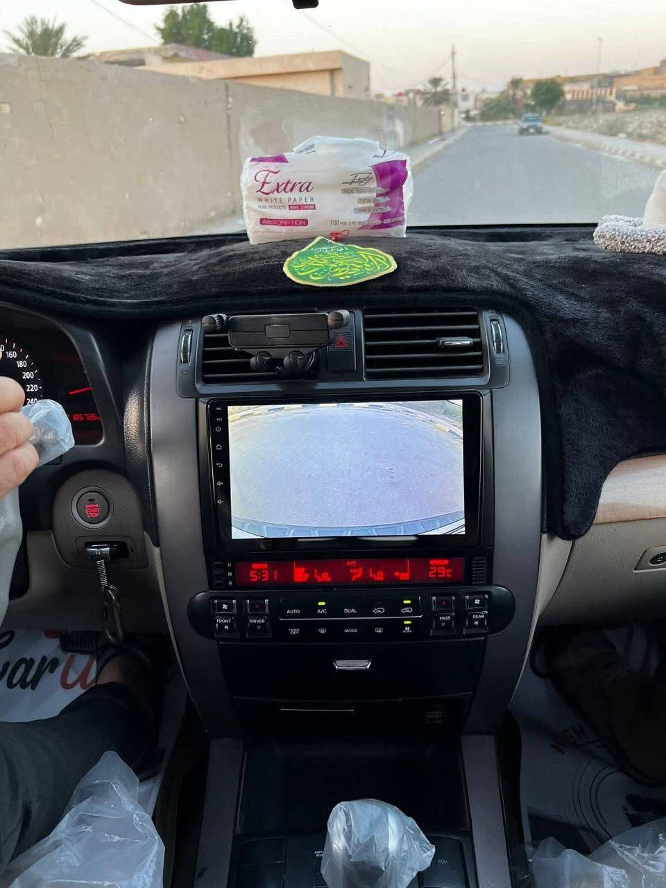 السلام عليكم
مهافي ٢٠١٥ 
رقم بغداد بأسمي 
سيارة فول مواصفات 
زراك لايت فتحة 4×4 
كشنات جلد تدفئة كشنات 
لايت زنون 
خزن ميموري
مكفولة من الصبغ 
المكان واسط 
للأستفسار 
***********
