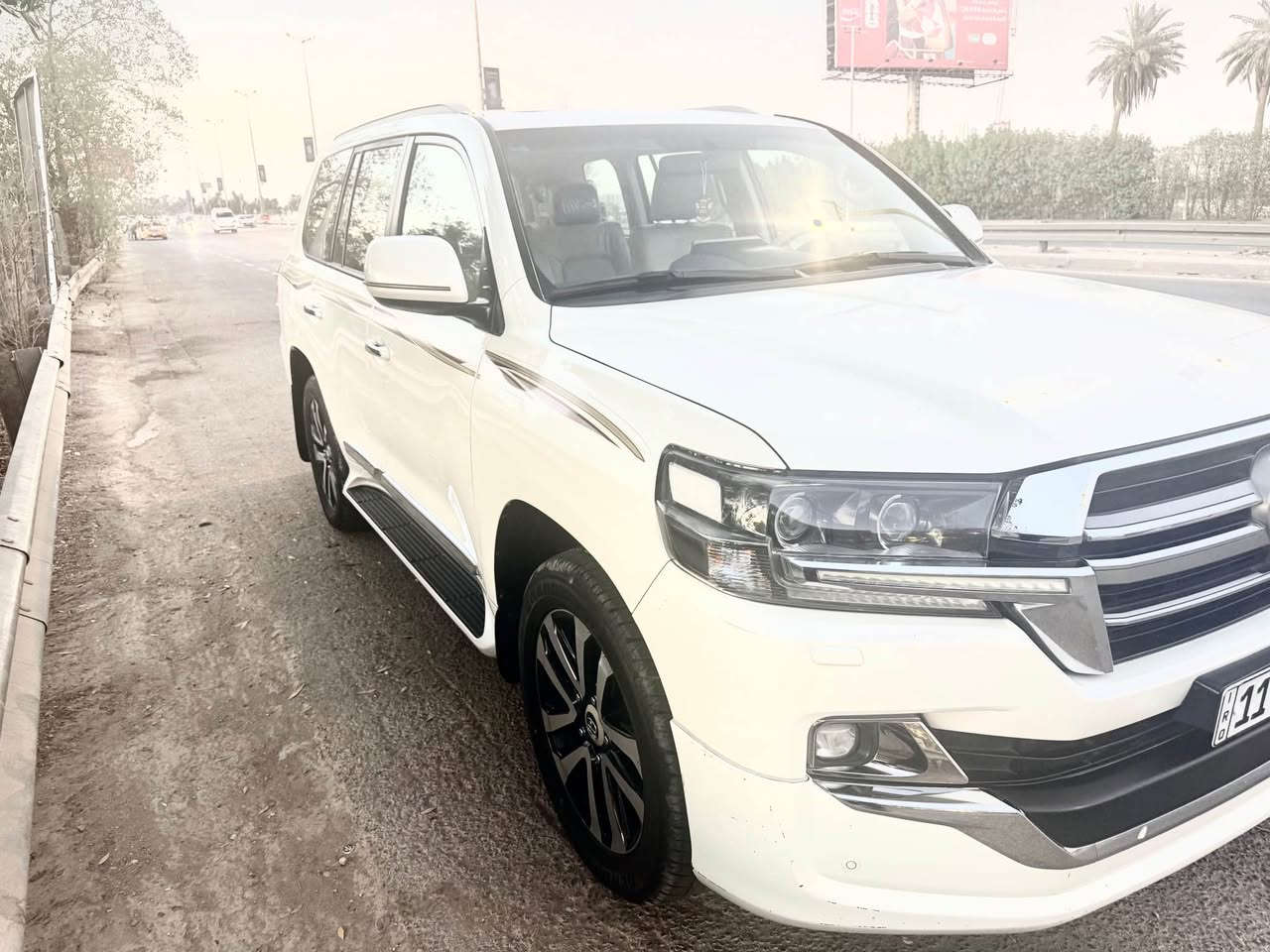 للبيع لاندكروز2019 gxr بريم  رقم بغداد السيارةدبل ماوس كشنين كهرباء جلد مكينة ستة سلندر 4000 دفدي بالقمارة  حساسات امامي خلفي  تشغيل عن بعد تخم تاير جديد السيارة كاملة بيه باب الجنطة الجوبه مبدل نفس الون والسيارة تقرة دبل كود بسونار 
السعر 46800$وبيه مجال بسيط 
مكانه بغداد الكرخ  *********** بغداد, العراق
