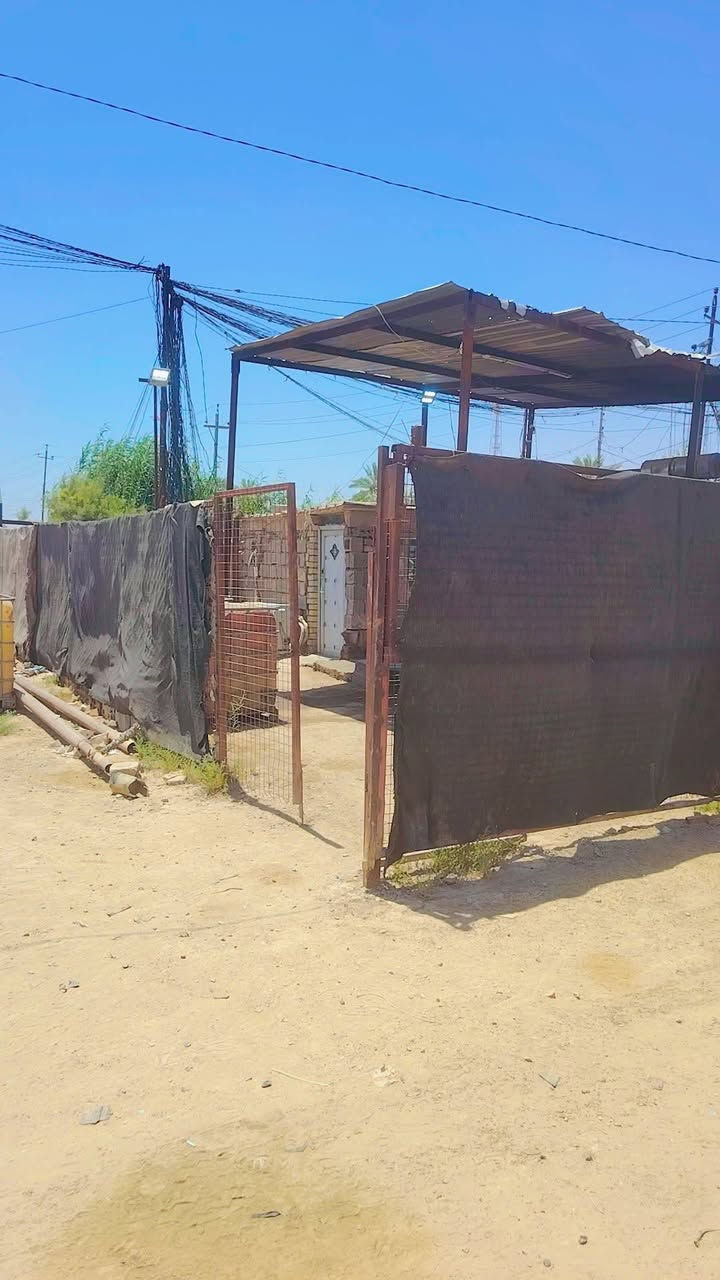 سلام عليكم موقع للبيع في النجف الاشرف بلحيدريه الحمل 600 بي مولدات اثنين والسعر 35 وبيه مجال بيصيط كلش ***********
