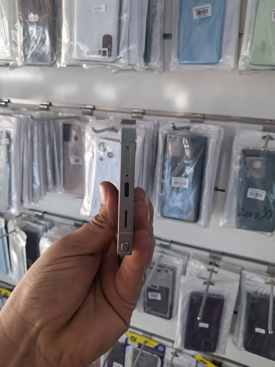 للبيع ..
S25 ultra .. 256 gray
نظافة ١٠٠%
استخدام اقل الشهر 
كامل الملحقات مع كارت ضمان 
السعر مليون و٢٠٠
مكان / حله 
واتساب / ***********
