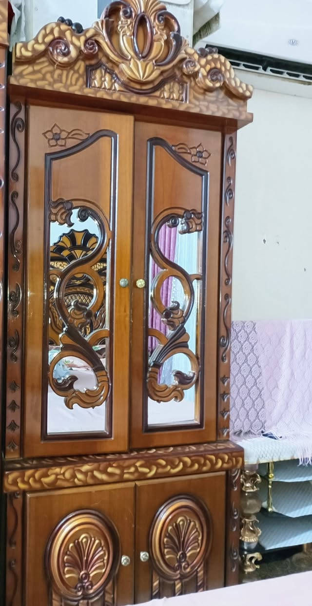 غرفه خشاب للبيع نضافه 85 بل ميه
وشراي يتصل ***********
