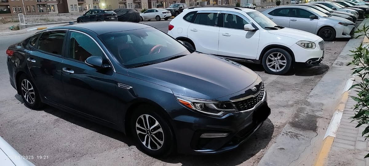 السلام عليكم
للبيع كيا أوبتيما موديل 2019 وارد امريكي رقم بغداد الجديد  سنويه لغاية 2031 لون رصاصي فول مواصفات ماعدا البانوراما ضريتها باب وجاملغ خلفي الجهه اليمين والسونار موجود رايدها ب 13000 الف $ مكان السيارة بغداد / العامريه للاتصال على الرقم 
***********
