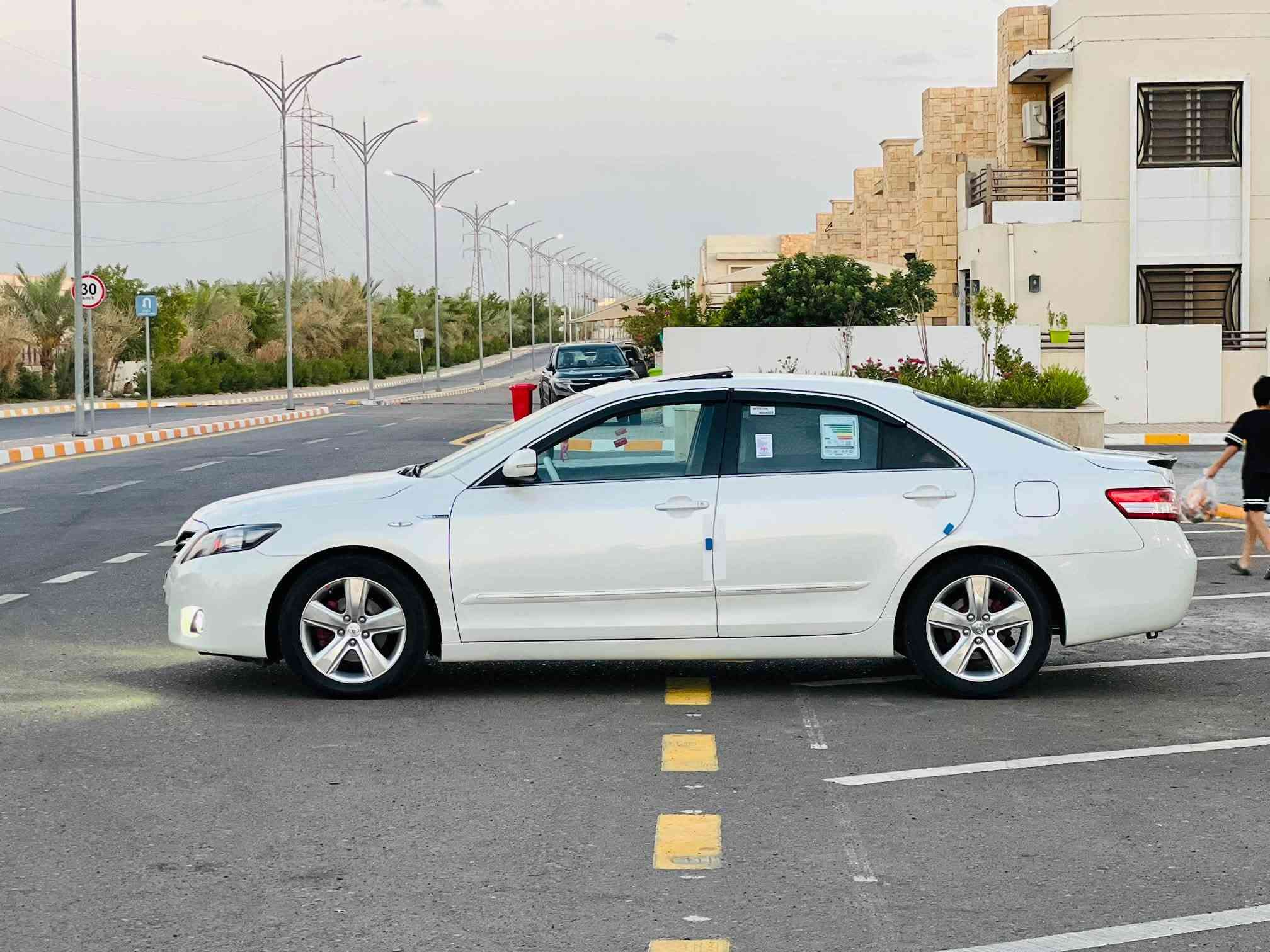 بيع فقط بدون قسط وبدون وعده 
ً
ً
ً
ً
سلام عليكم كامري 2010 خليجي GLX
بسعر مناسب 112$ وبي مجال قليل 

كامري موديل 2010 خليجي فول مواصفات GLX

لون ابيض صدفي ❤️

كير اوتوماتيك❤️

محرك 4 سلندر2400 المرغوب ✈️
تخم تاير جديد 
ويل كروم جديد 5

موصفات : ✔️
شاشه وكامره 

سقف سلايت 

تحكمات ستيرن اتجاهين 

تحديد سرعة

تحكمات كشن السايق كهربائي

اربع جام كهرباء

 انارة دوسات بلادي +اناره داخليه 4

بردة خلفية كهرباء

تحكم عدسات الايتات

بجم زينون شمسي شرط نهار كدامك

تبريد مركزي ثلج قطعتين 

تحكمات المري+أشاير

حساسات خلفية
محرك وكير مامفتوحات شرط 
لاصرف لاصوت ولا بهار 

حالة السيارة نضيفة جددآ جاهزة من كلشي 

كلشيء شغال بشرط ومابيها اي مصروف

السيارة رقم اربيل  شرط تحويل ثاني يوم السياره باسمنا  سنويه لل2030
السياره كفاله عامه من الصبغ والتبديل والبارد 
عنوان السيارة صلاح الدين تكريت 

الرقم ***********
