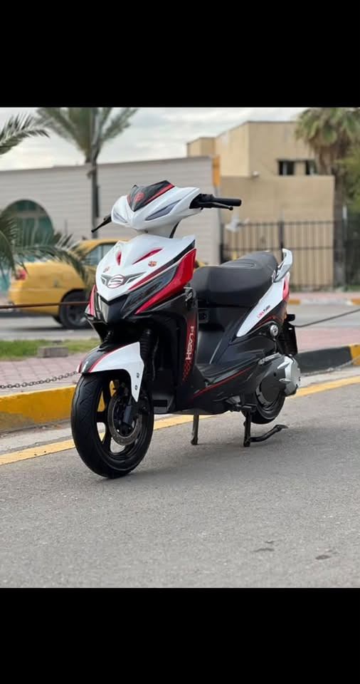 مساء الخير عيني ✨
عندي دراجه سبورت ماكس. اريد ابيعها سعرها 
850 قفل ربع ماينزل لان امانه اخذتها ب 1200 قبل 4 اسابيع الله شاهد. بس اريد ابيعه لانو اهلي مموافقين عليها يكولون سريعه 

الدراجه زلغ واحد مابيها نظيفه كلش كلش 

رقميّ للتواصل *********** 
بس للامانه بس بيها شخط بسيطط بل جاملغ بس وروح جدي
