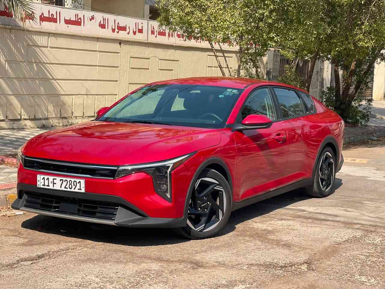 السلام عليكم k4 للبيع سعر 154 ورقه 
حادث قطعه وحد بنيد فقط صبغ حادثها بسيط كلش 
راديترات بلادي السياره داخله شهداء ب اسم والدتي وكاله عامه مواصفات EX 

•  محرك 2.0L - 4 سلندر
•  ويل 17 المنيوم
•  كشن  SynTex + تدفئة امامي خلفي
•  شاشة 12.3 + عداد رقمي 12.3
•  CarPlay وايرلس + نافيگيشن
•  كاميرا + حساسات
•  دخول ذكي + تشغيل بصمة + تشغيل عن بعد
•  مثبت سرعة رادار
•  رادار امامي + حافظ مسار
•  6 ايرباك *********** مكاني بغداد لامين الثانيه
