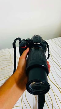 نيكون D5600 • عدسة 70-300 • ذاكرة 32جيجا