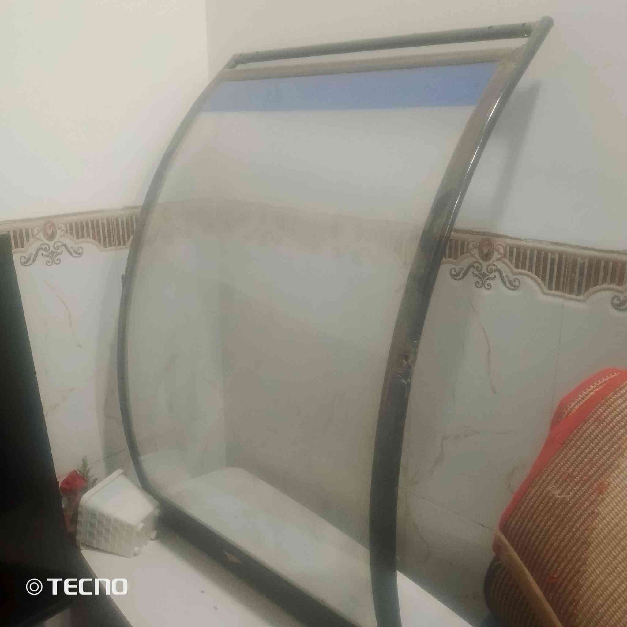 ***********غراض ستوته للبيع ٦٠الف

نص مكتوب في الصور:
- TECNO