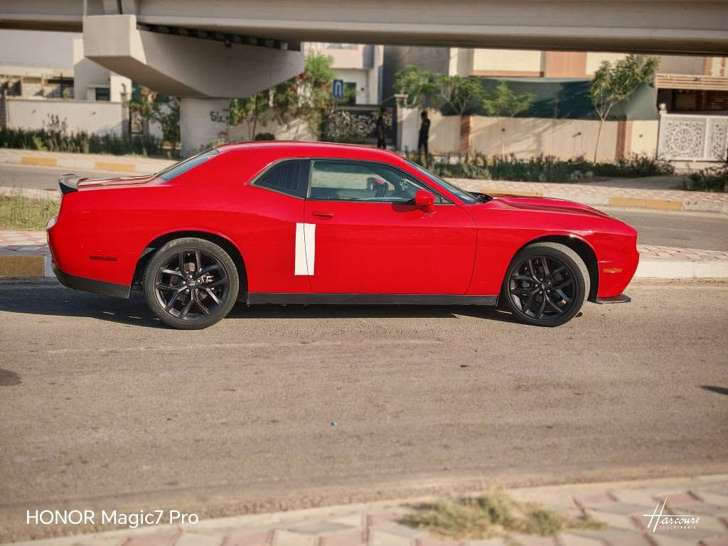 جالنجر 2023 sxt 
رقم اربيل 
ماشية 50 الف 
فيها بونيد و جملغ صبغ بدون دواخل شرط 
السيارة جاهزة من كلشي اي نقص مابي 
السيارة بارد او pdr مابي شخوط مابي نضيفة الى درجة 
السعر 168
مكانها كركوك 
رقم شاسي موجود في الصور رسالة لا اتدز اتصل في واتساب
*********** كركوك, العراق

نص مكتوب في الصور:
- HONOR Magic7 Pro