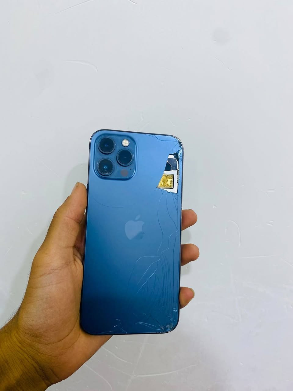 للبيع او مروس بدراجه 
12بروو ماكس 
جاهز وتر مامفتوحح 
ذاكره 256🔥
بطاريه 75💙
شرق اوسط A/AA
ضهر مكسور 
نضافه شوف عينك 
العنوان دوانيه دغاره 
***********

