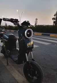 نضيف • مثبت سرعة • ٥ بطاريات