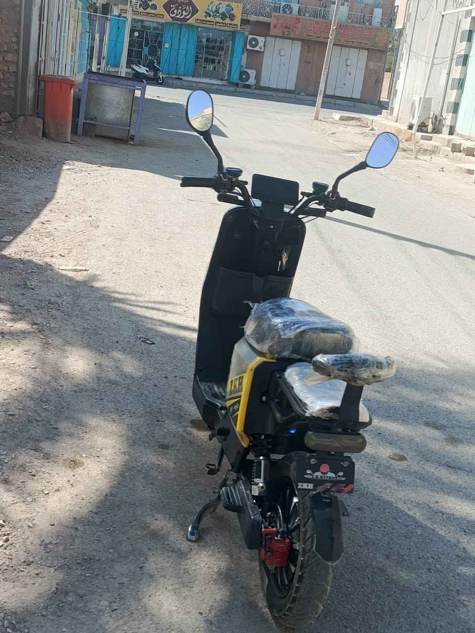للبيع R11 جديد2024 
بطاريات جديده 
قوه الملف2000
تشغيل نضام السويج وكارت 
نظام رجوع R
شرط تواير جديده عقل جديد 
دبلات غاز أقصى حد يشيل وزن 200kg
سرعته 60حقيقي
بريكات شغاله امامي خلفي 
نظام كمبيوتر اي عطل يضهر على الشاشه
كلشي شغال ماكو اي عطل  
السعر خاص الي ما يشتري لا يتعبني ولا اتعبه
