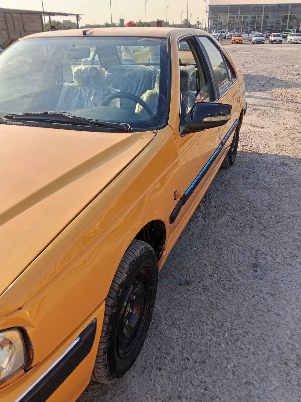 بارص 15 سياره حلوه بيها جاملغ العبري مبدل والبنيد بي صبغ وبيها الروله مال كبريسر لطشت السياره سنويتها راح تنتهي يوم 13/9 مكينتها تخبل خير من الله كلج جديد سعر 35 وبيها مجال مكاني بغداد مشتل قرب مجلس البلدي رقم ***********

