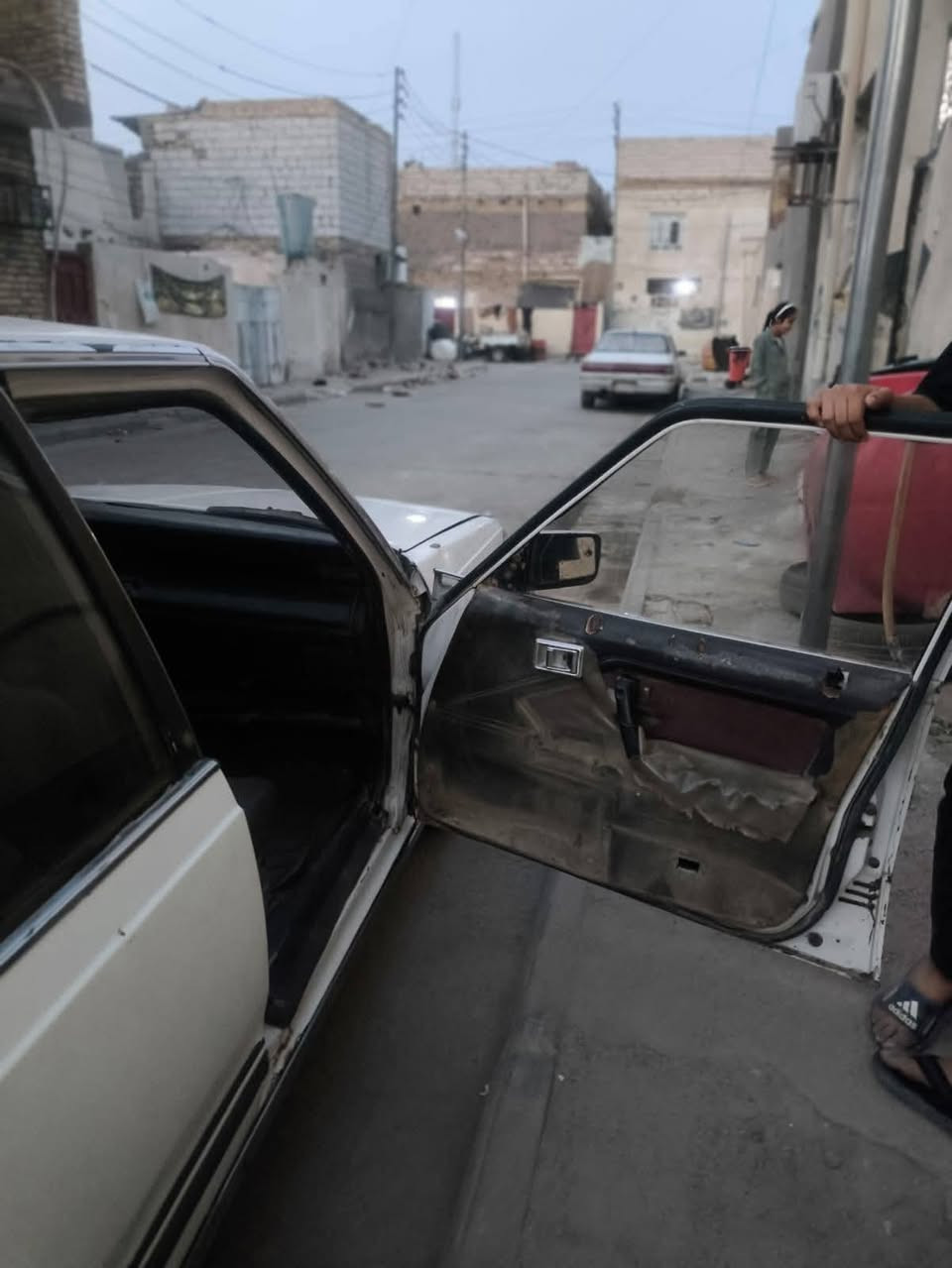 ١٩٨٤ • مكينة ٢.٥ • طقم تاير جديد