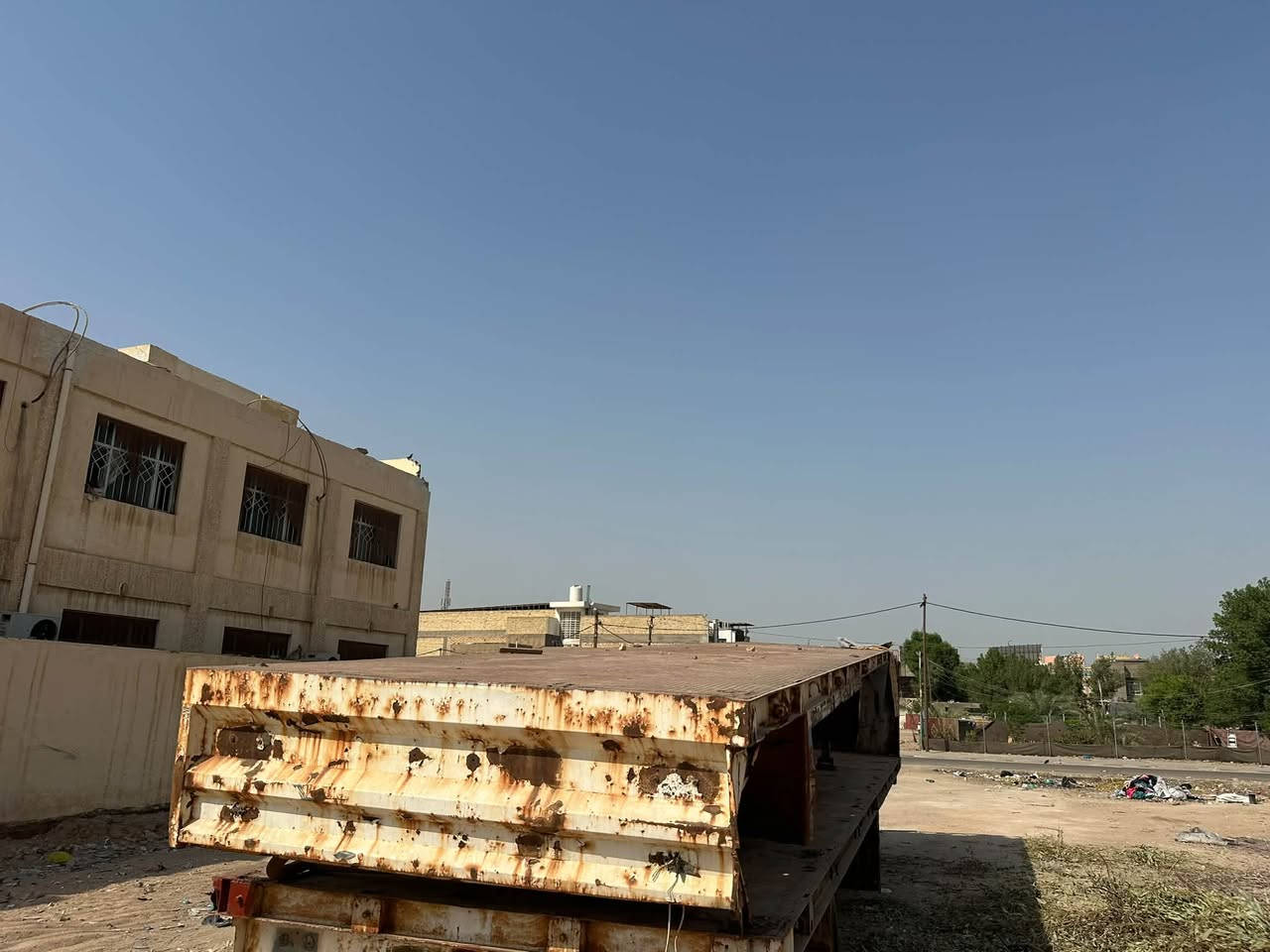 سلام عليكم من رخصة الادمن للبيع عربانه  عدد ٢ هاذا الموجود مكفولة من الفطر الاستفسار *********** المكان النجف الأشرف
