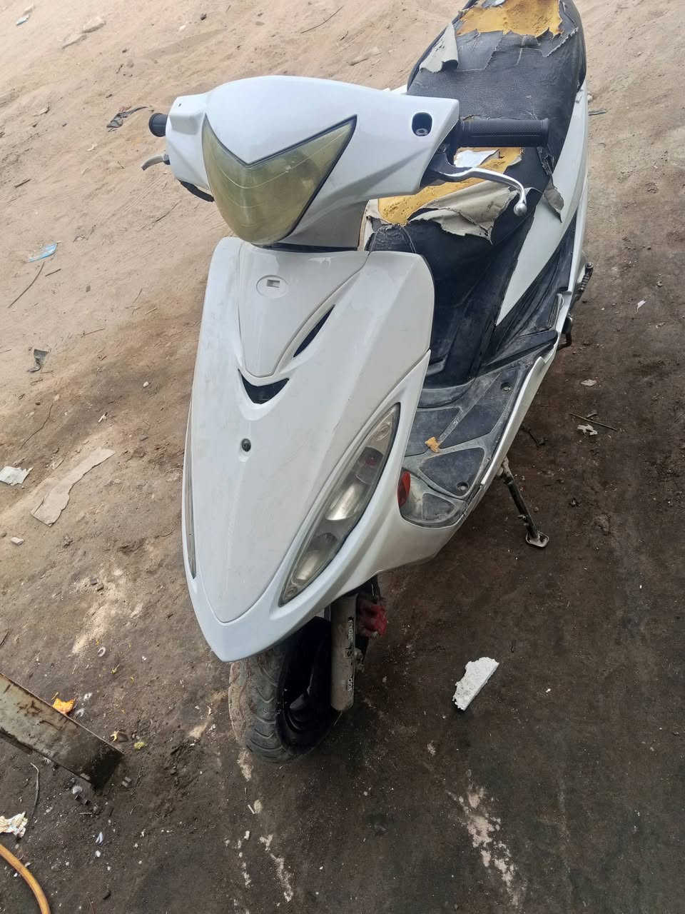 كامكو جي فور مجفته جديد صارله سبوع كفرات بجيس بعدهن كهرباىيات كله شغاله سلف واحد تشتغل عوزه كابريتر وشوته  رايده 250 وبيه مجال  ***********
