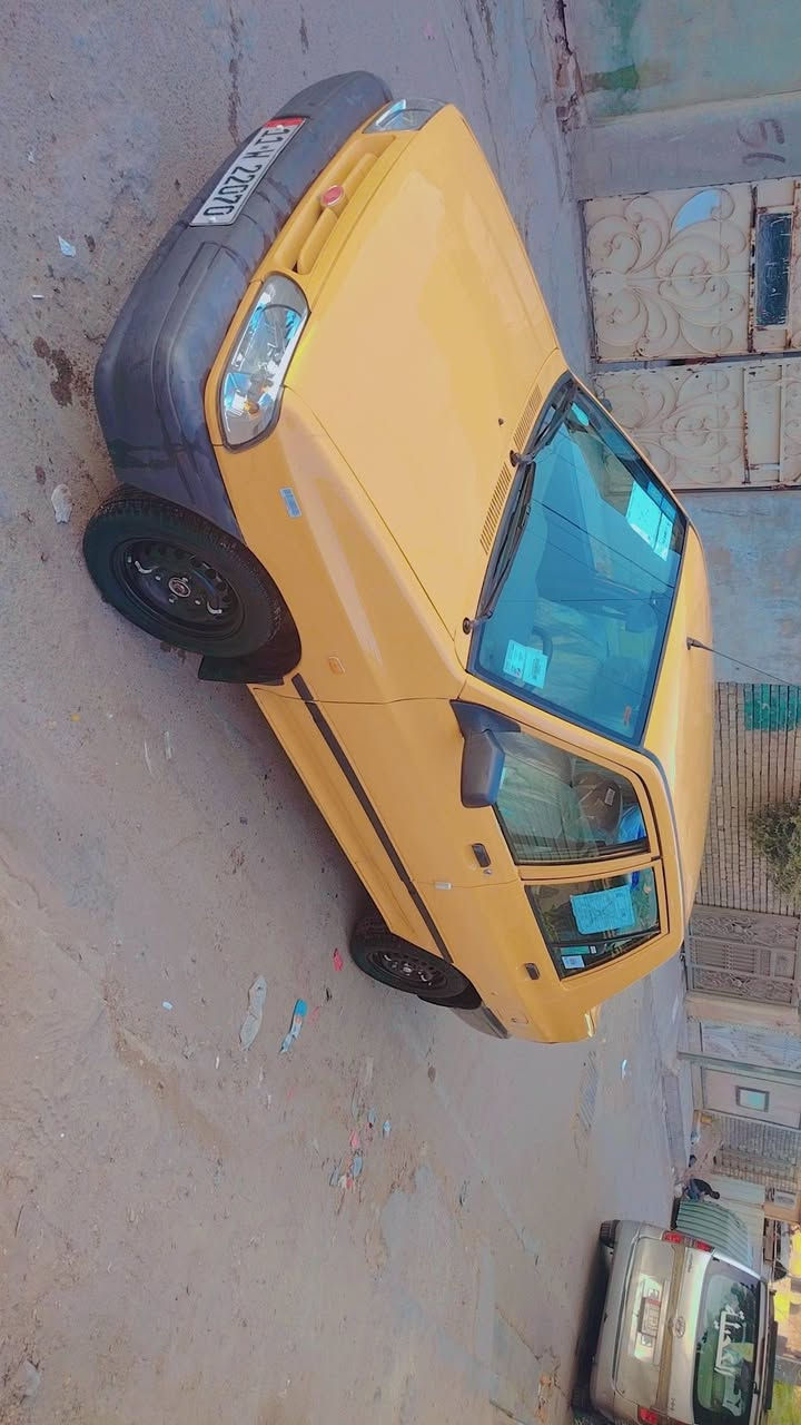 شديتلها صدر جديد ب ٣٥٠
تخم تاير جديد ب ١٨٠
كهربائيات وتبريد كلها شغاله نظيفه نصبتها كلش حلوة
سعرها ٣٥ ورقة  وبيها مجال مكانها بغداد  تقاطع درويش حي التراث ***********
السيارة بأسمي .. وشرط البيع تحويل ثاني يوم
مصفرة هيئة وغرامات
