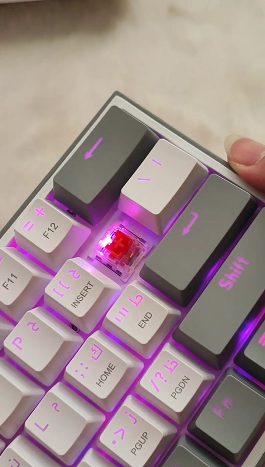 كيبورد الألعاب الميكانيكي Redragon K617 Fizz RGB 🎮 للحجز واتساب 🧩*********** (نسخة مدعومة بالحروف العربية 🇸🇦/🇬🇧) ​✨ أبرز المميزات: ​حجم مدمج 60%: يوفر مساحة كبيرة لحركة الماوس ومثالي للألعاب🎀 ​سويتشات ميكانيكية حمراء (Red Switches): استجابة فائقة السرعة مع صوت هادئ ومريح للطباعة واللعب👾 ​إضاءة RGB Chroma: أنماط إضاءة متعددة وألوان مبهجة قابلة للتعديل. ​خاصية Hot-Swap: إمكانية تغيير المفاتيح بسهولة✳️ ​💡 الخيار الأفضل للالعاب وصناع المحتوى يجمع بين الأداء القوي والسعر المنافس! . يتوفر توصيل لجميع محافظات العراق 🇮🇶  #العاب #كيبورد #كيبوردات #العراق #الكترونيات 
