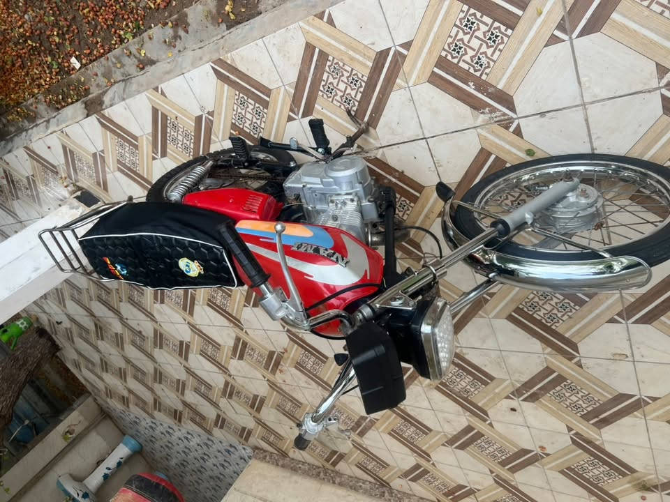 دراجه نامه اوراق اصولي مديل 2017 السعر 700 وبيه مجال ***********
رجائا مو شراي لا تعلق وتراسل
