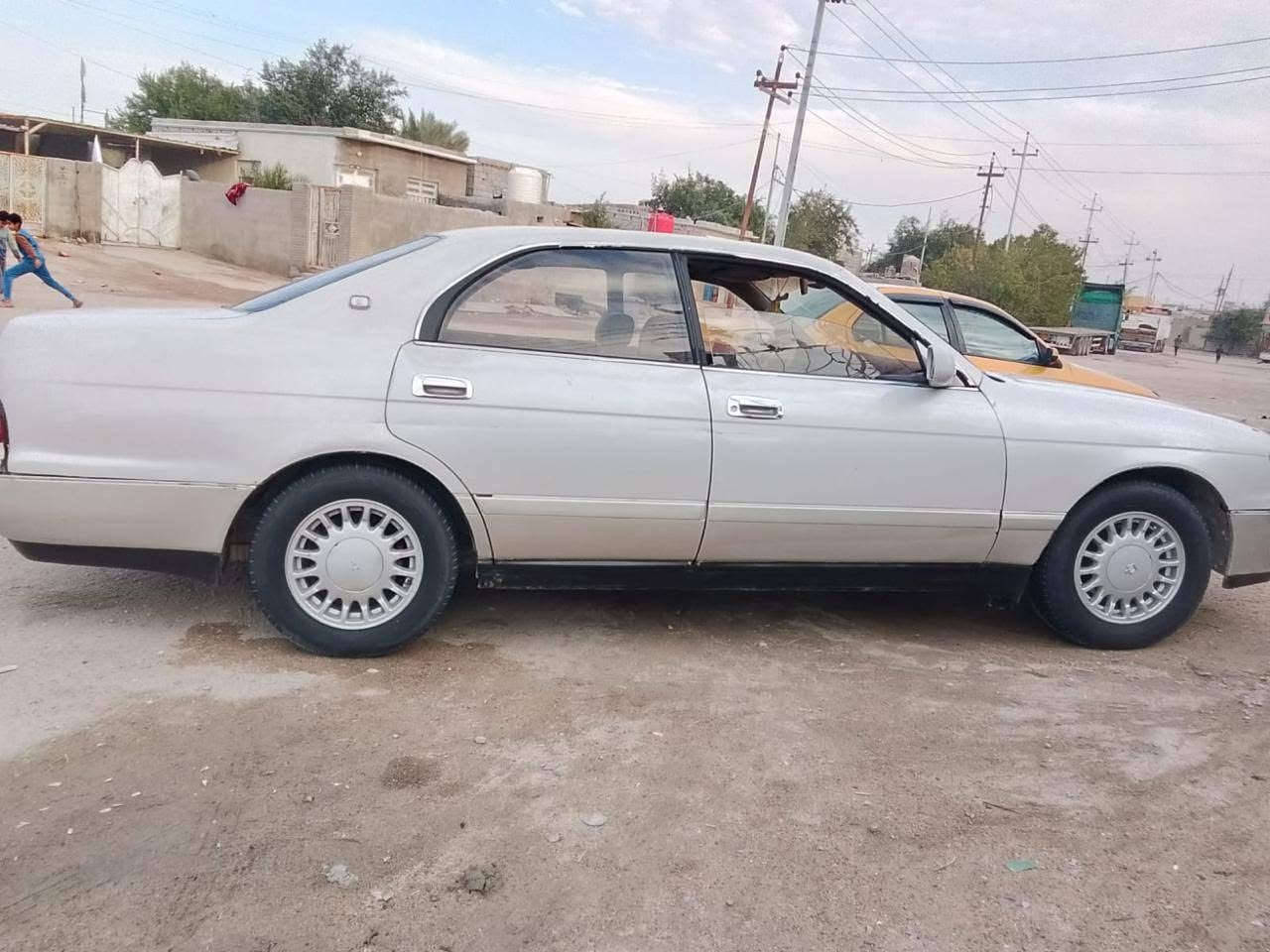 سلام عليكم بطه منتصل للبيع والمراوس المكان بصره  ***********
