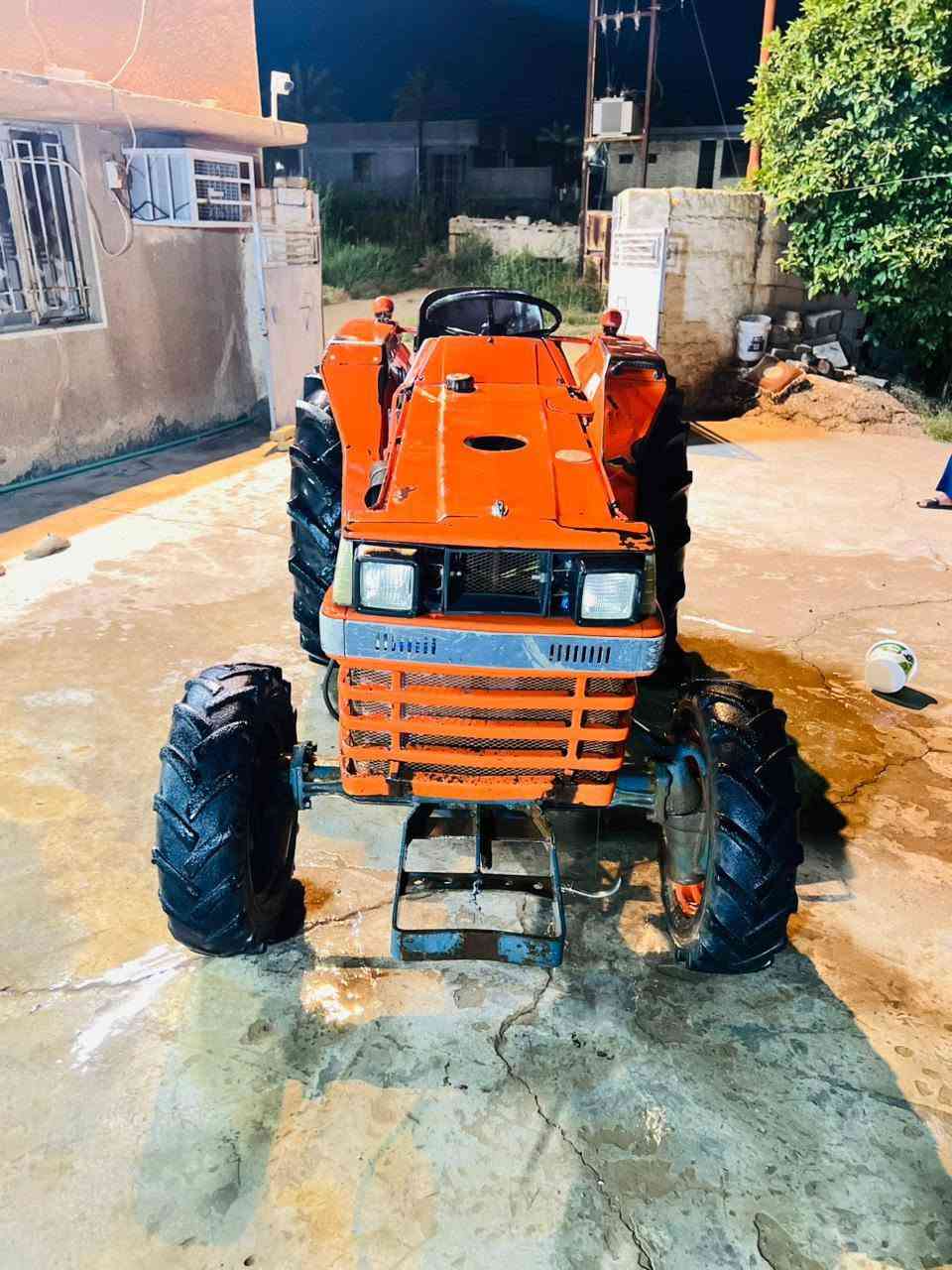 كابوتا موديل 91 دبل اكسل كفاله محرك كير نضافه معدات رباشه فدان عربانه غراضه كامله
الاستفسار .***********
مكان بغداد 
وافق أدمن 🌹

