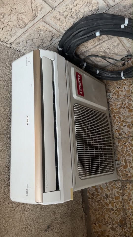 سبلت TOSOT📌
1طن نضيف جداً نضافه 95‎%‎
جاهز من كلشي غاز مقفول
 رايده 375 وبي مجال  
عنوان بغداد/كرخ توصيل موجود..
***********
