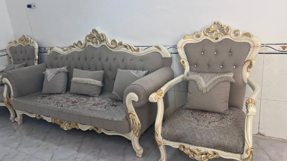 تخم للبيع مكانه حي ميسان ملكي خشب تركي سعره 700بي مجال *********** تواصل
