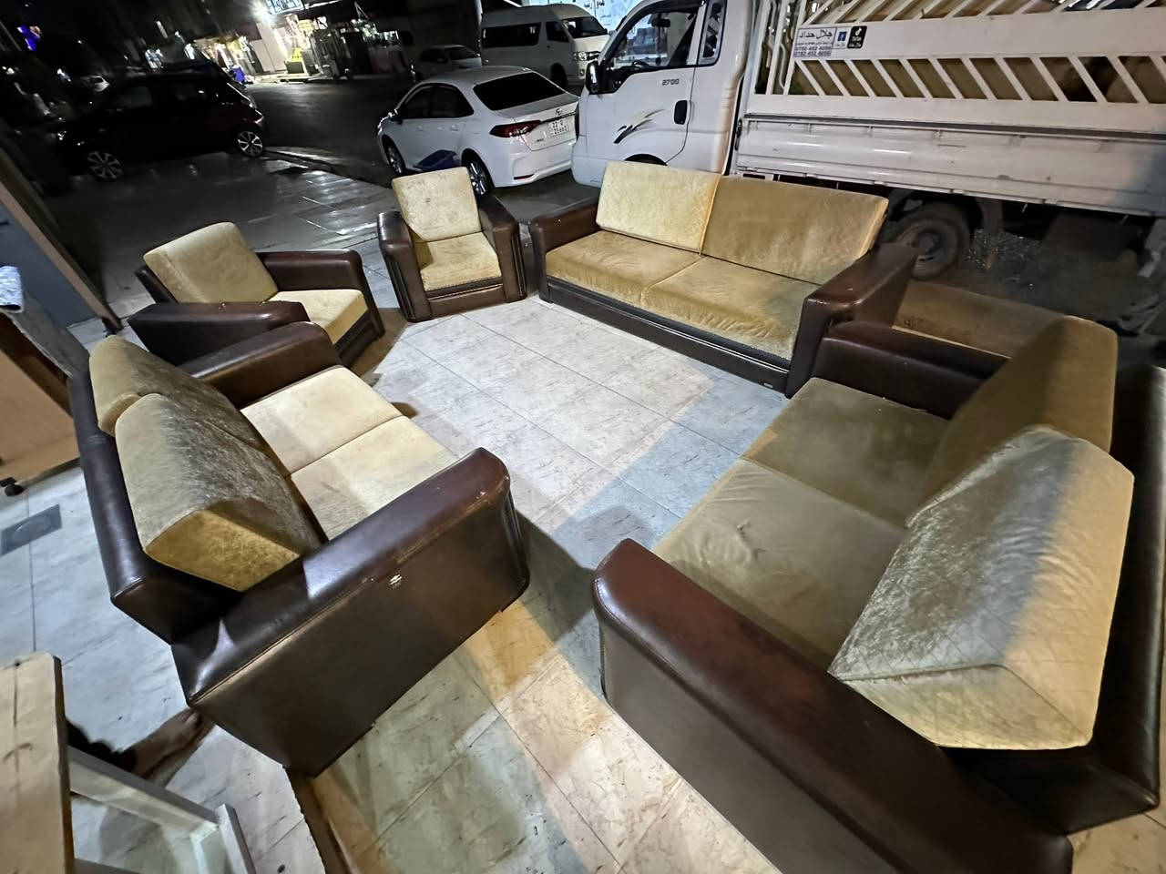 سسعر تخم 9 مقاعد 💺 كامل 45 الف فقط 
سسعر ديوان 7 مقاعد 💺 25 الف فقط 
***********
واتس

