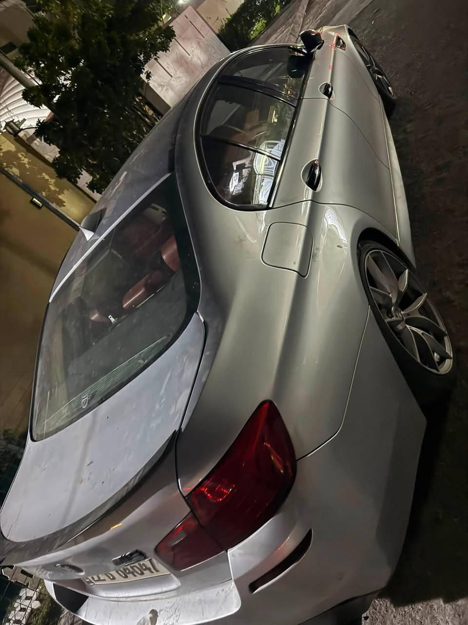 السلام عليكم m5 f10 bmw
للبيع محرك ٤.٤ تون توربو 
عليها تزويد هواي
بنيد كاربون فايبر جناح كاربون فاير 
دفيوزر كاربون فايبر دواخل 
عليها انتر كولر اكبر وداون بايب 
كير جديد محرك عليها ادامة كاملة 
تحتاج ملاحضات بسيطة لان متروكة 
كمبريسر وراديتر جديد مبدلهن بعدهن مامشحونات 
والحدادة كلها جديدة 
مصبوغة حزام بيها حادث صفحة سايق خفيف مصبوغة لتطابق اللون وسعرها مناسب 
للاستفسار متواجد واتس اب ***********
