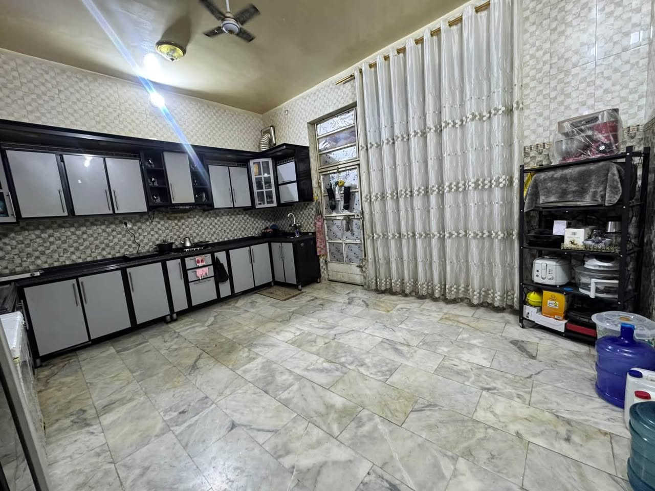 🏡 دار للبيع في حي الباقر

📐 المساحة: 250 م
🏠 الدار طابقين
💰 مطلوب: إسكان

🔹 الطابق الأول:
• غرفتين
• صالة
• استقبال
• منور
• حمام
• حديقة
• مطبخ

🔹 الطابق الثاني:
• غرفتين
• صالة
• حمام

📍 الموقع: حي الباقر، خلف الصيدلية

📞 للاستفسار:
***********

📩 أو مراسلة الصفحة
