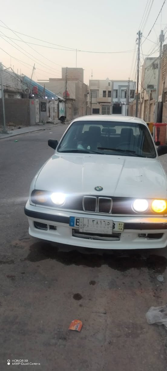 سلام عليكم من رخصة صاحب الكروب bmw زعره  للبيع موديل ١٩٨٧   اوتوماتيك بلادي ٦ سلندر مفتوح رقم كربلاء سنويتهه ٢٧ تنتهي مال تعمير رقمي بي وات ساب ٢٠ ورقه وبيه مجال قليل الشراي يتصل *********** مكاني نجف
