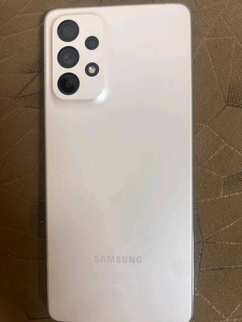سامسونك A73 5G الجهاز نضافه فول ما مفتوح السعر ٢٥٠ . ***********